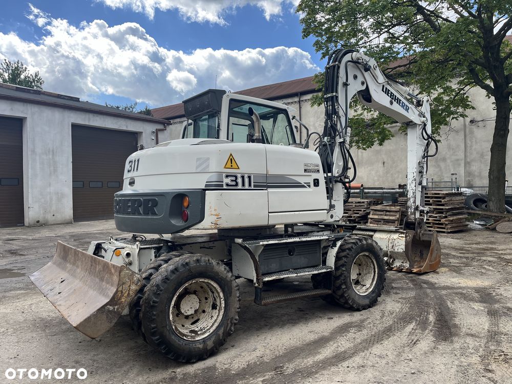 Liebherr A311 - 3