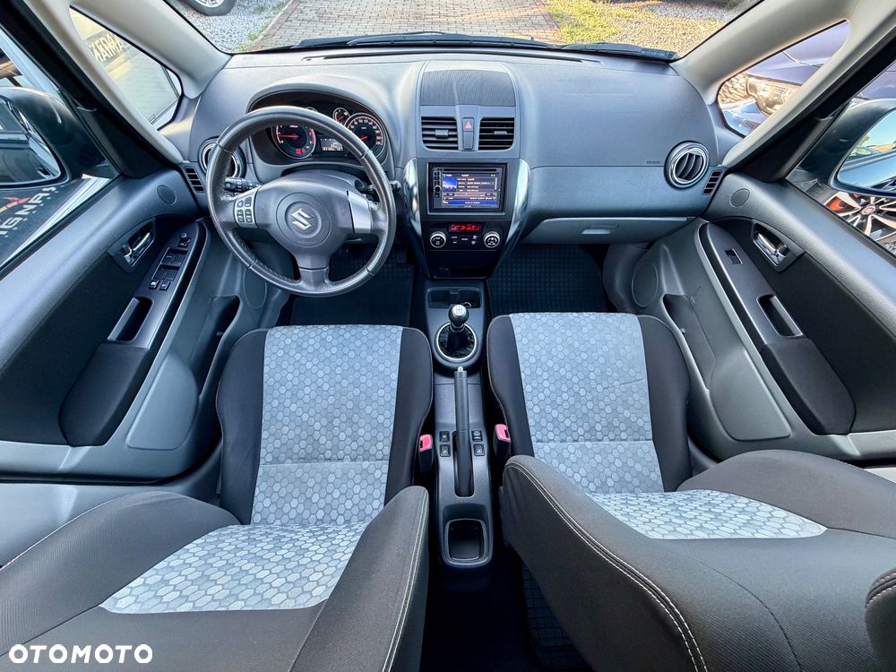 Suzuki SX4 1.6 Premium 4WD - 9