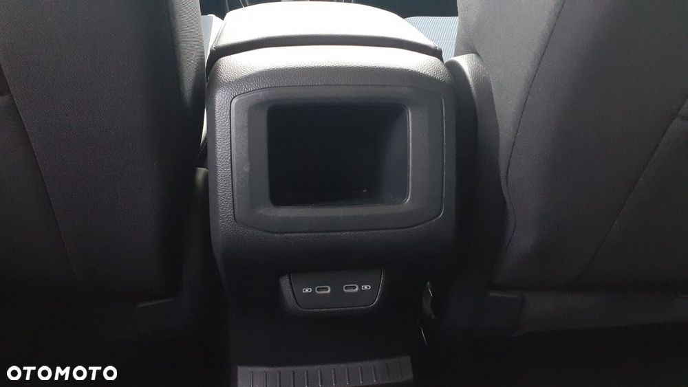 Volkswagen T-Cross - 33