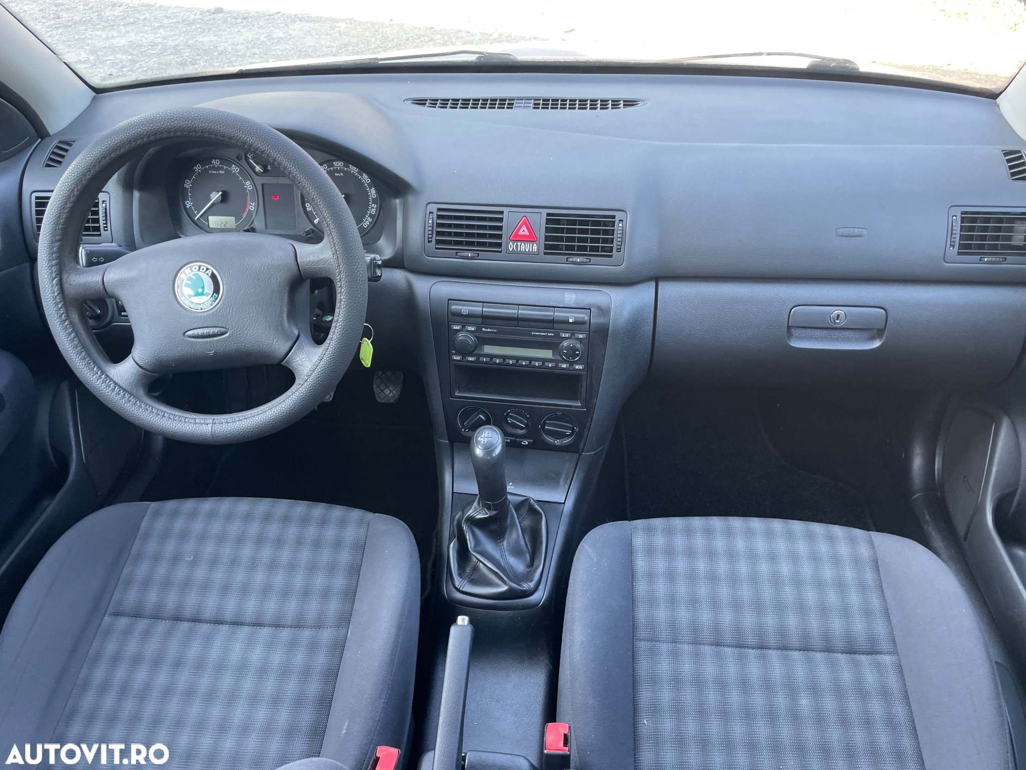 Skoda Octavia 1.6 Tour - 9
