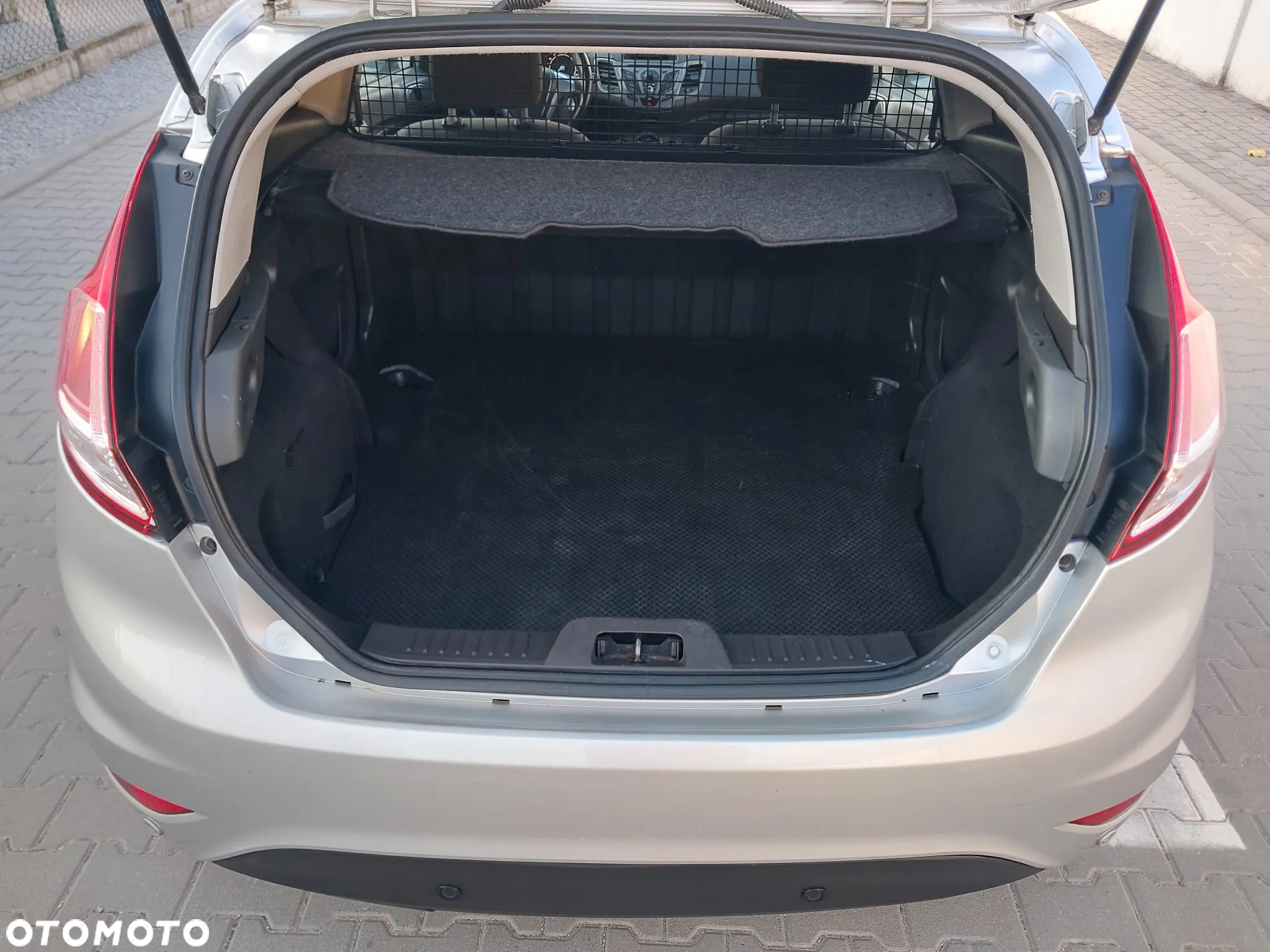 Ford Fiesta 1.6 TDCi DPF Trend - 12