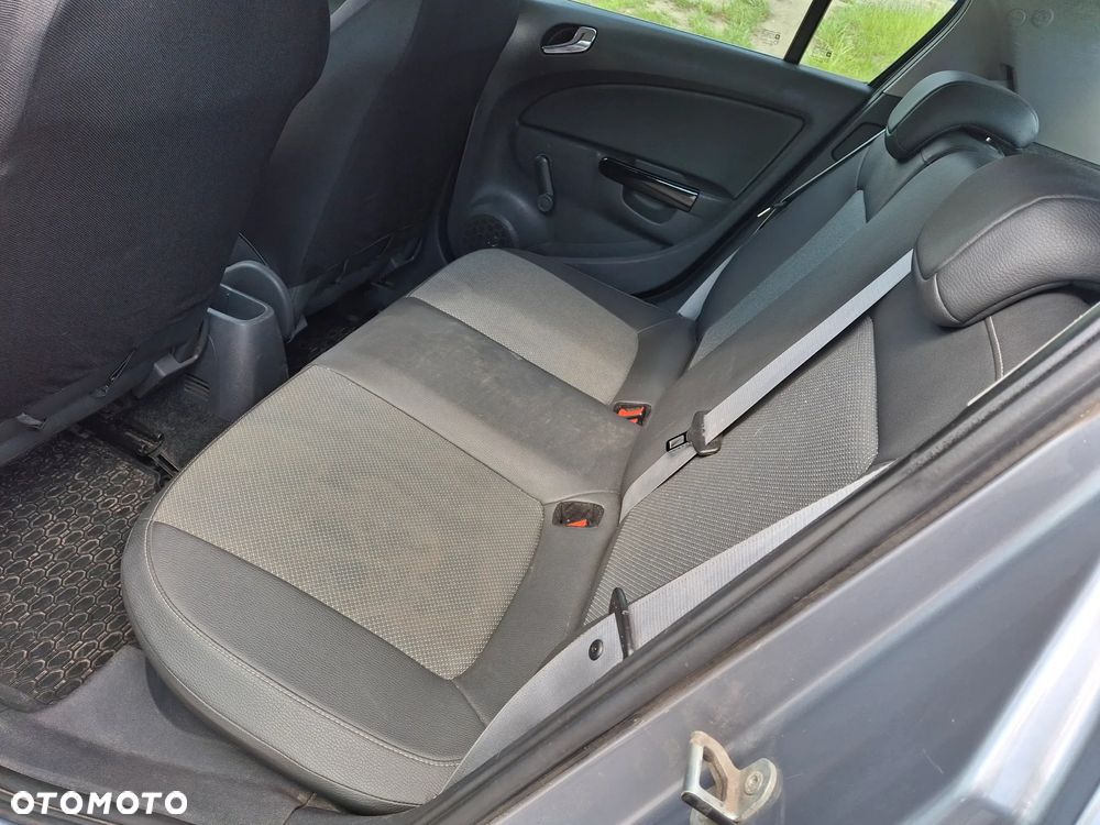 Opel Corsa 1.2 16V Cosmo - 18