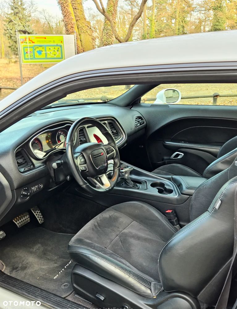 Dodge Challenger Automatik 392 Hemi Scat Pack Shaker - 12