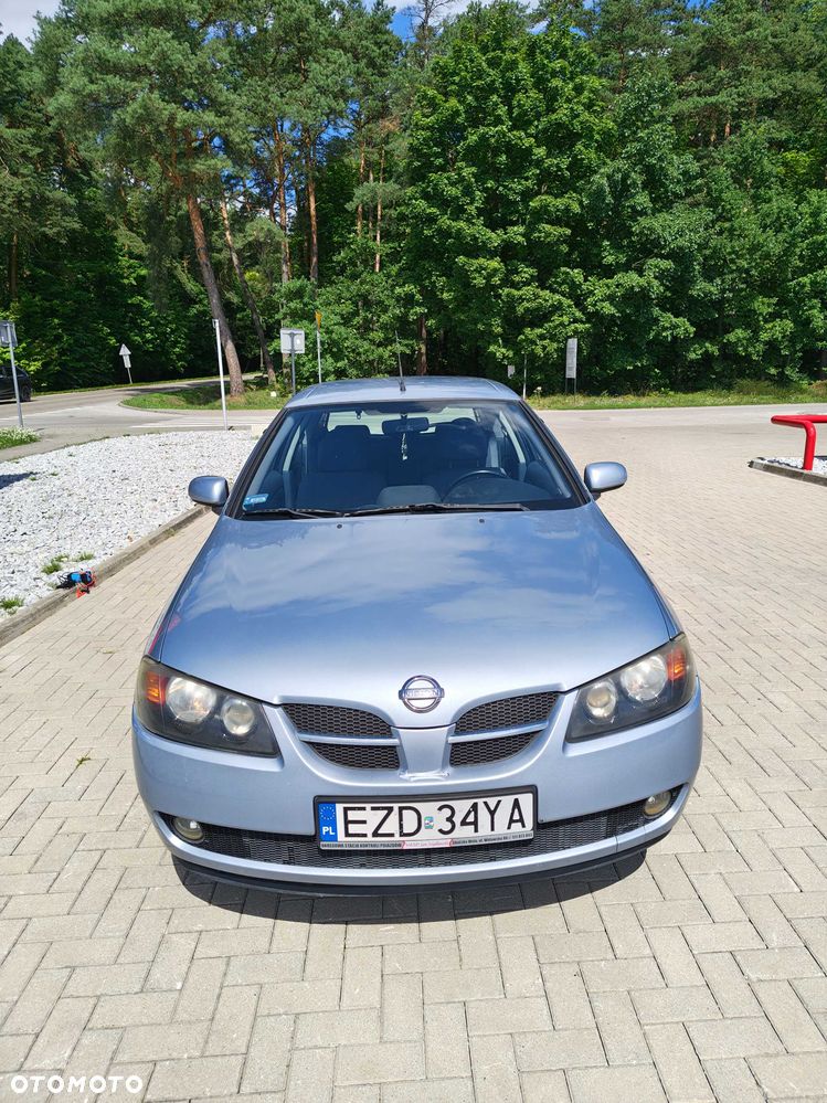 Nissan Almera - 1