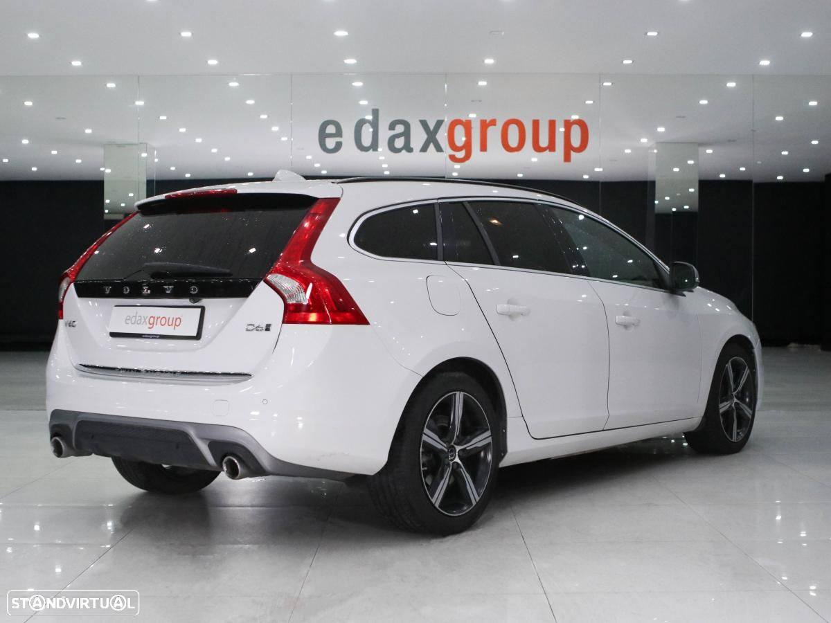 Volvo V60 2.4 D6 R-Design Sum.AWD Phev - 3