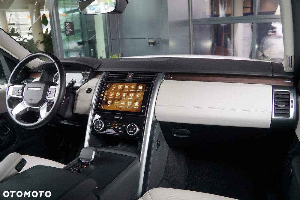 Land Rover Discovery 3.0 D250 mHEV SE - 36