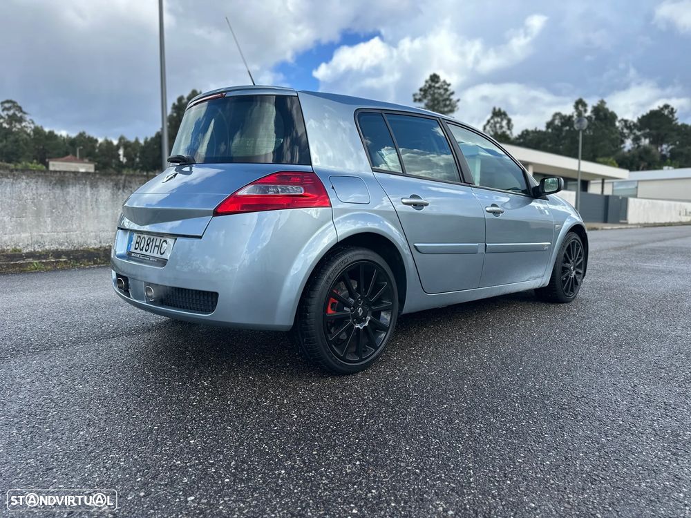 Renault Mégane 2.0 T 16V Sport - 10