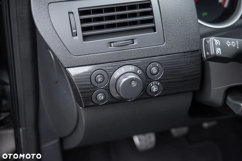 Opel Astra 2.0 Turbo Edition Plus - 22