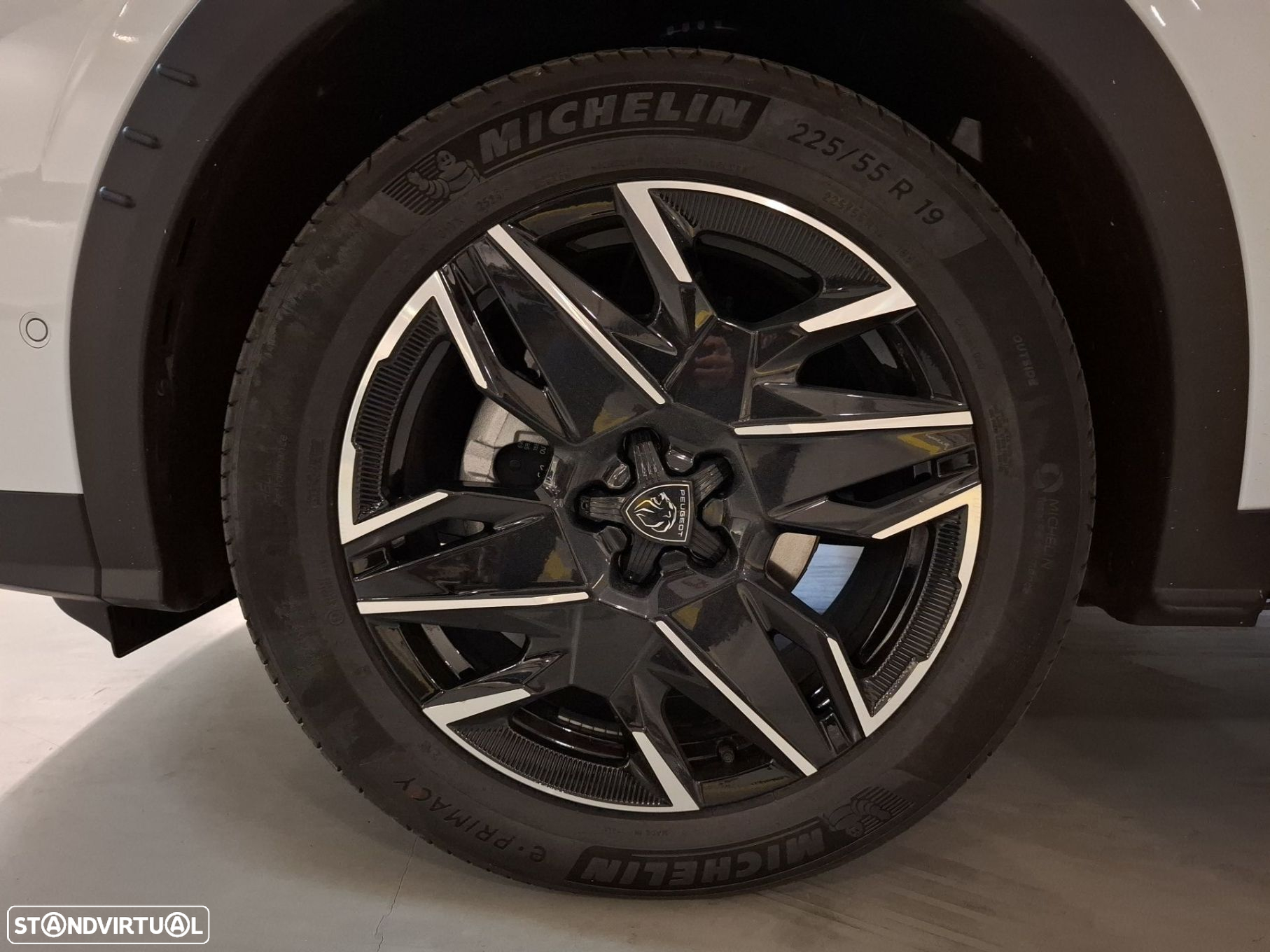 Peugeot 3008 1.2 Hybrid Allure e-DCS6 - 24