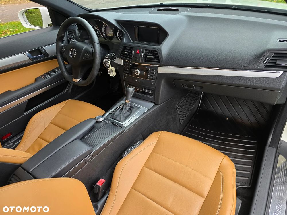 Mercedes-Benz Klasa E 250 Coupe BlueEFFICIENCY 7G-TRONIC Avantgarde - 26
