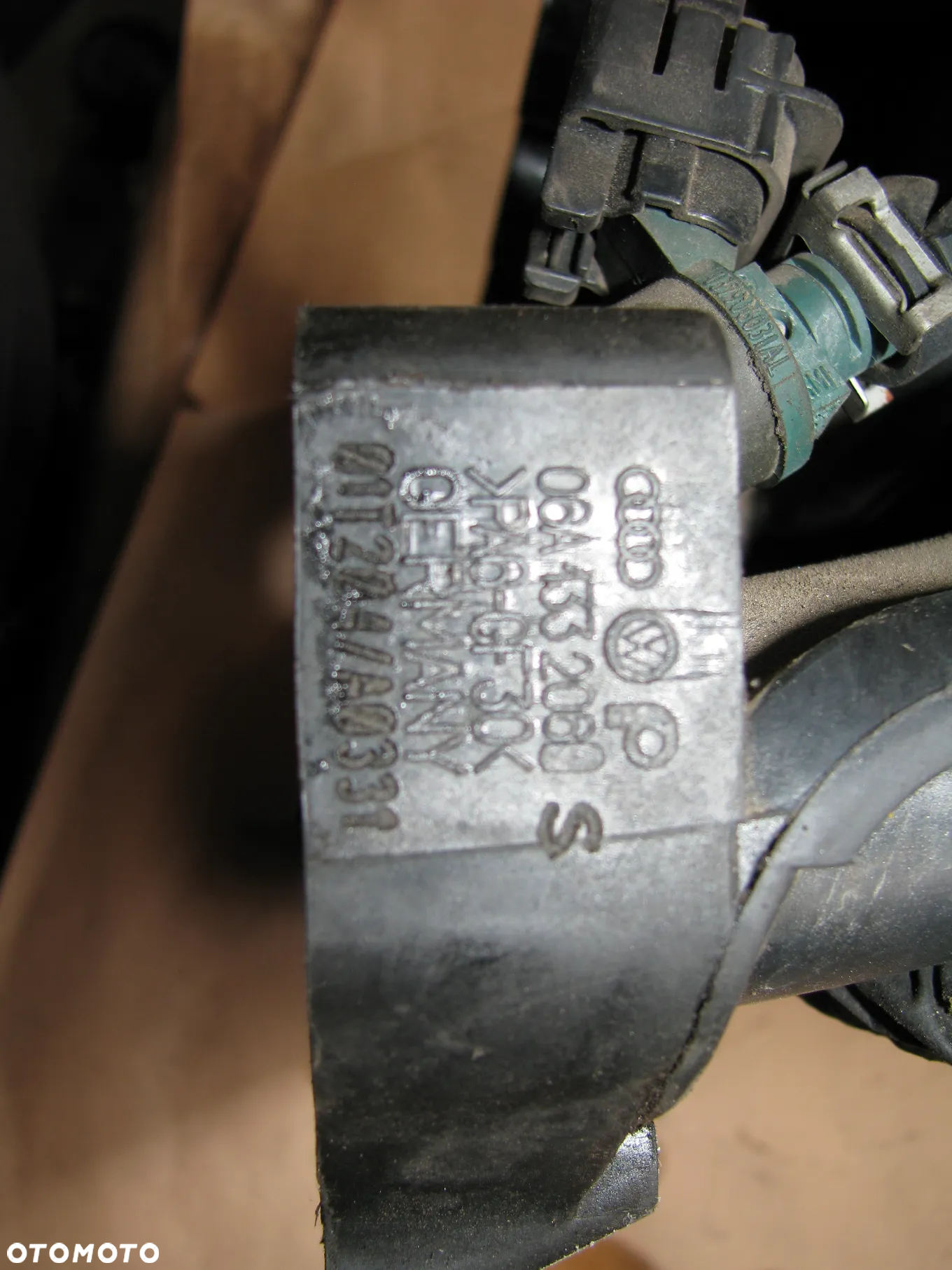 KOLEKTOR SSĄCY LISTWA WTRYSKOWA AUDI A3 8L LIFFT 1.6 06A133206S - 3