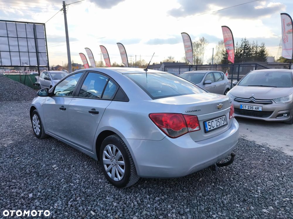 Chevrolet Cruze 1.6 LS - 12