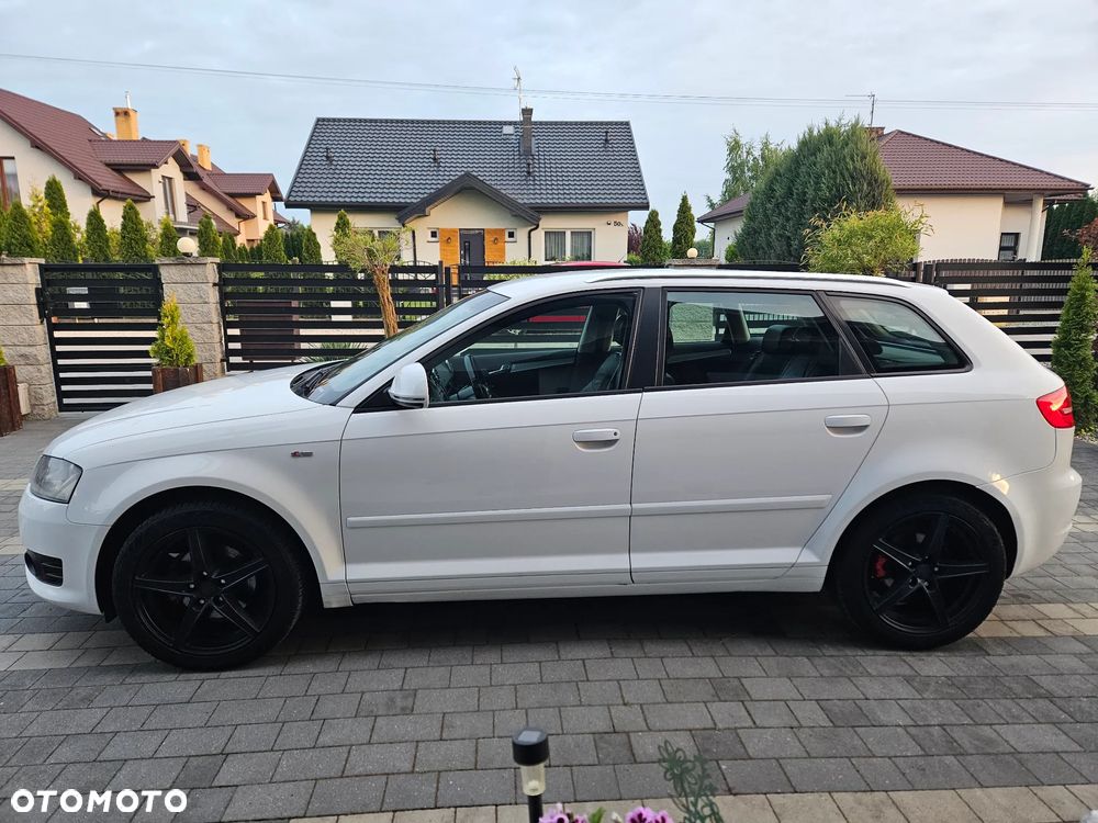 Audi A3 Sportback - 2