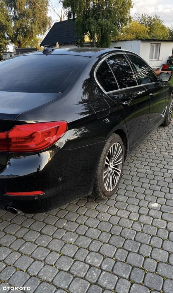 BMW Seria 5 530i xDrive Sport Line - 16