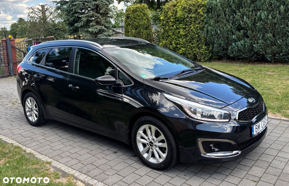 Kia Ceed 1.6 CRDi 136 ISG Dream-Team Edition - 26