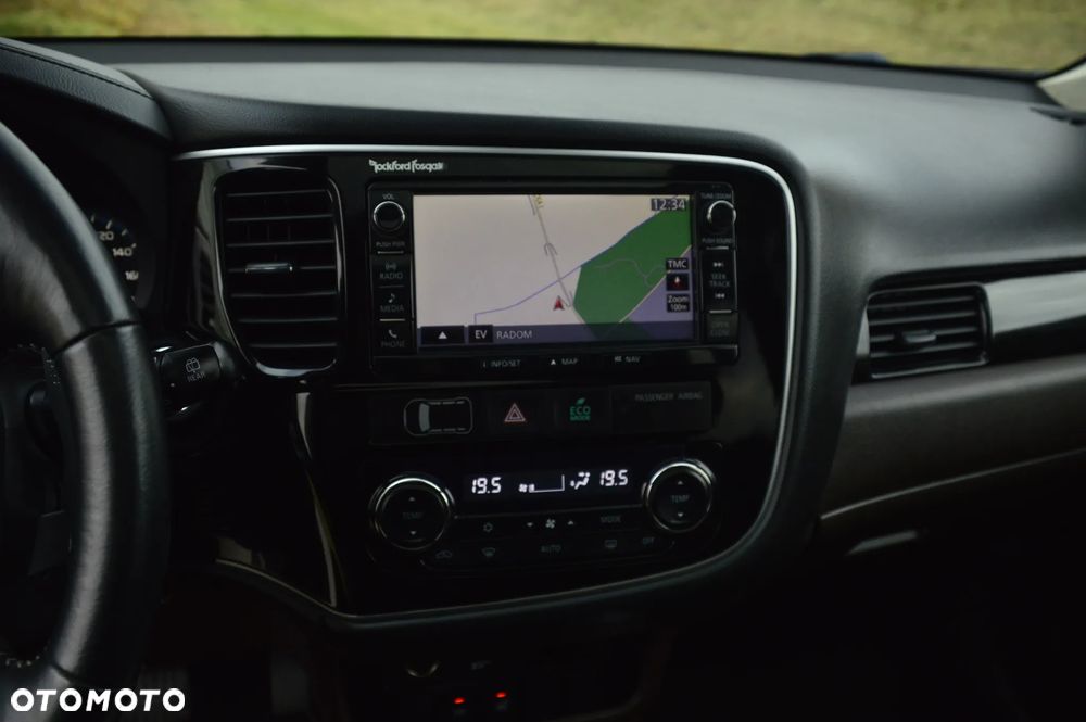 Mitsubishi Outlander 2.0 4WD Top - 26