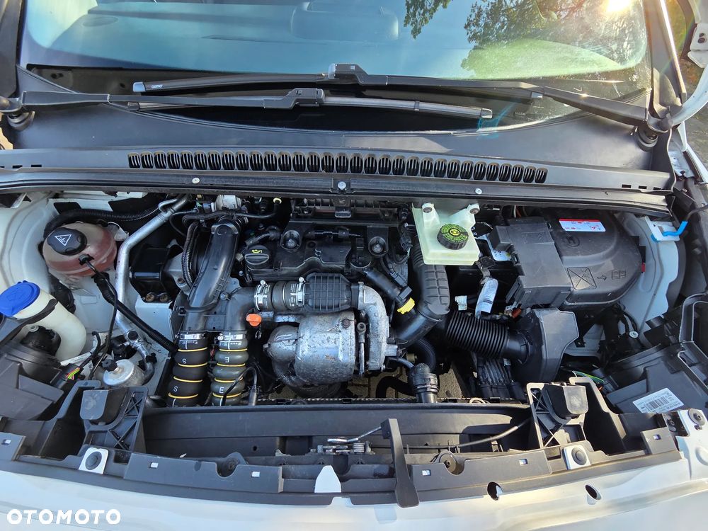 Peugeot 5008 - 16
