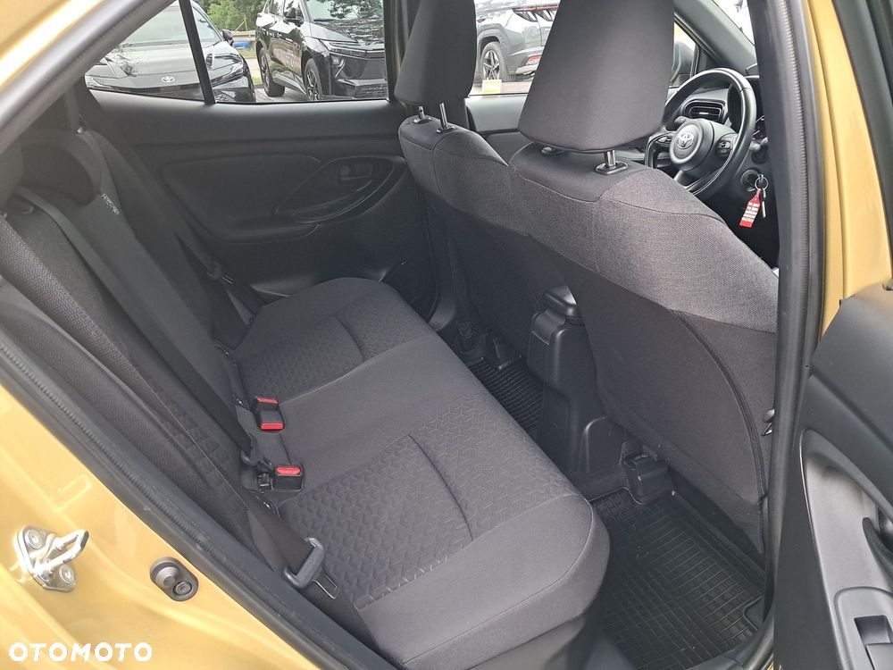 Toyota Yaris Cross Hybrid 1.5 Comfort 4x4 - 14