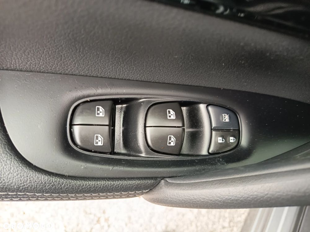 Nissan Qashqai 1.3 DIG-T DCT SHIRO - 31