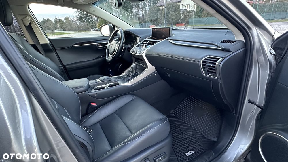 Lexus NX 300h Elite AWD - 27