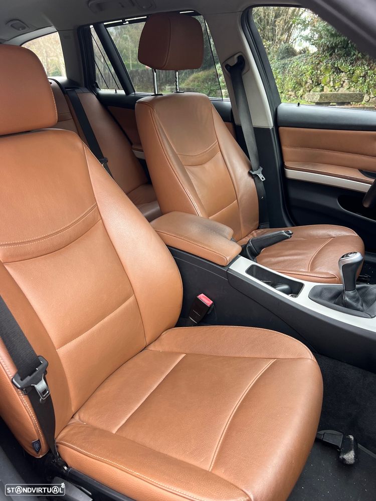 BMW 316 d Touring - 12