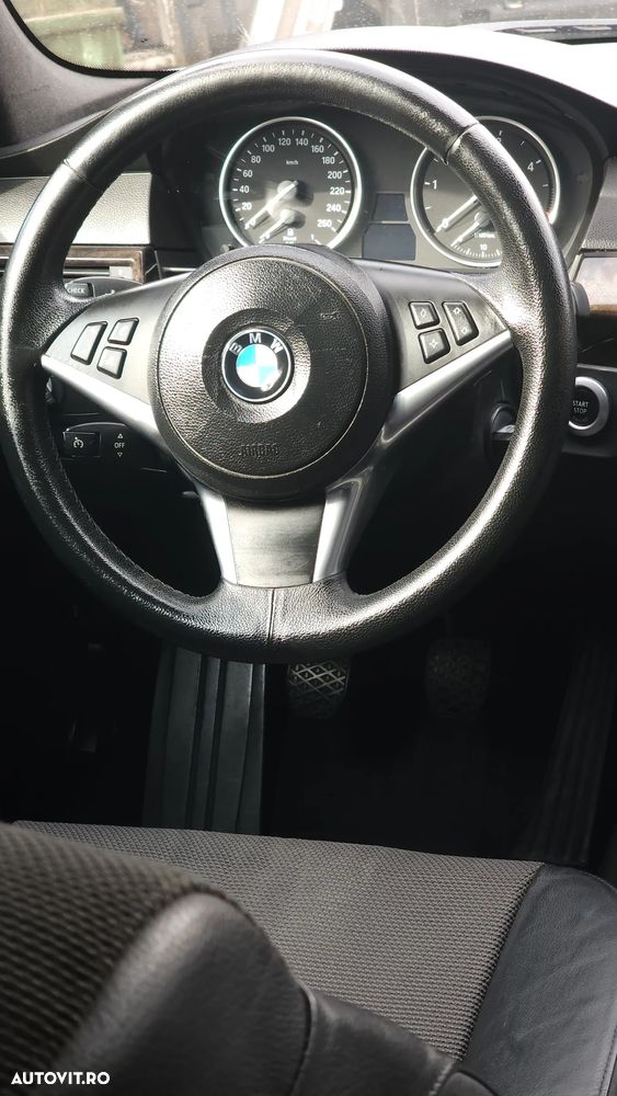 BMW Seria 5 525d - 5