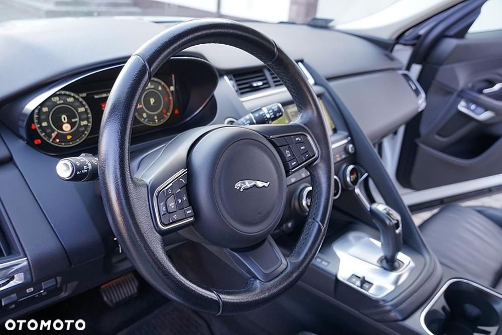 Jaguar E-Pace 2.0 i4D AWD - 32
