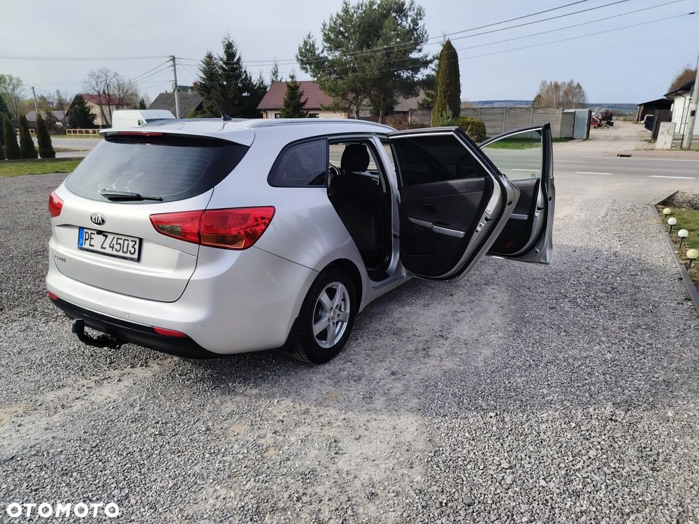 Kia Ceed 1.6 GDI Dream Team Edition - 13