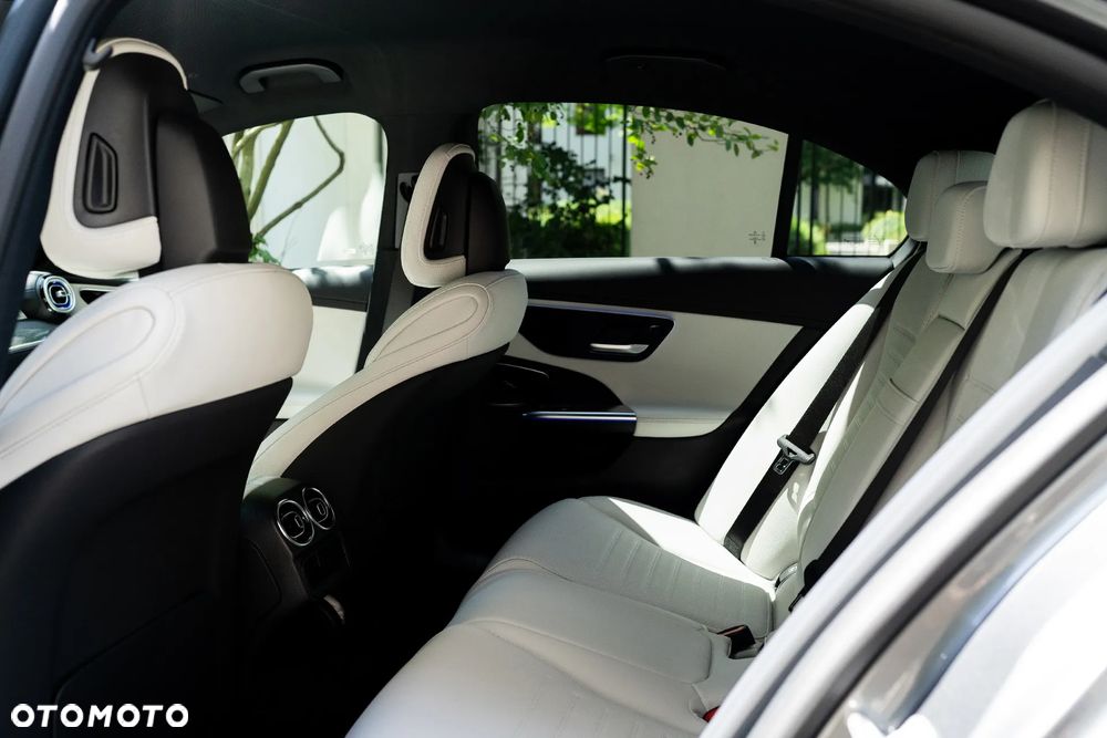 Mercedes-Benz Klasa C 200 mHEV 4-Matic AMG - 39