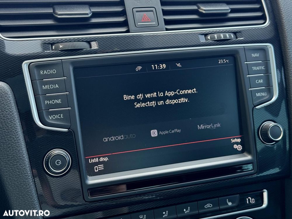 Volkswagen Golf - 20