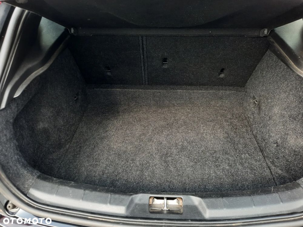 Volvo V40 D3 Momentum - 26