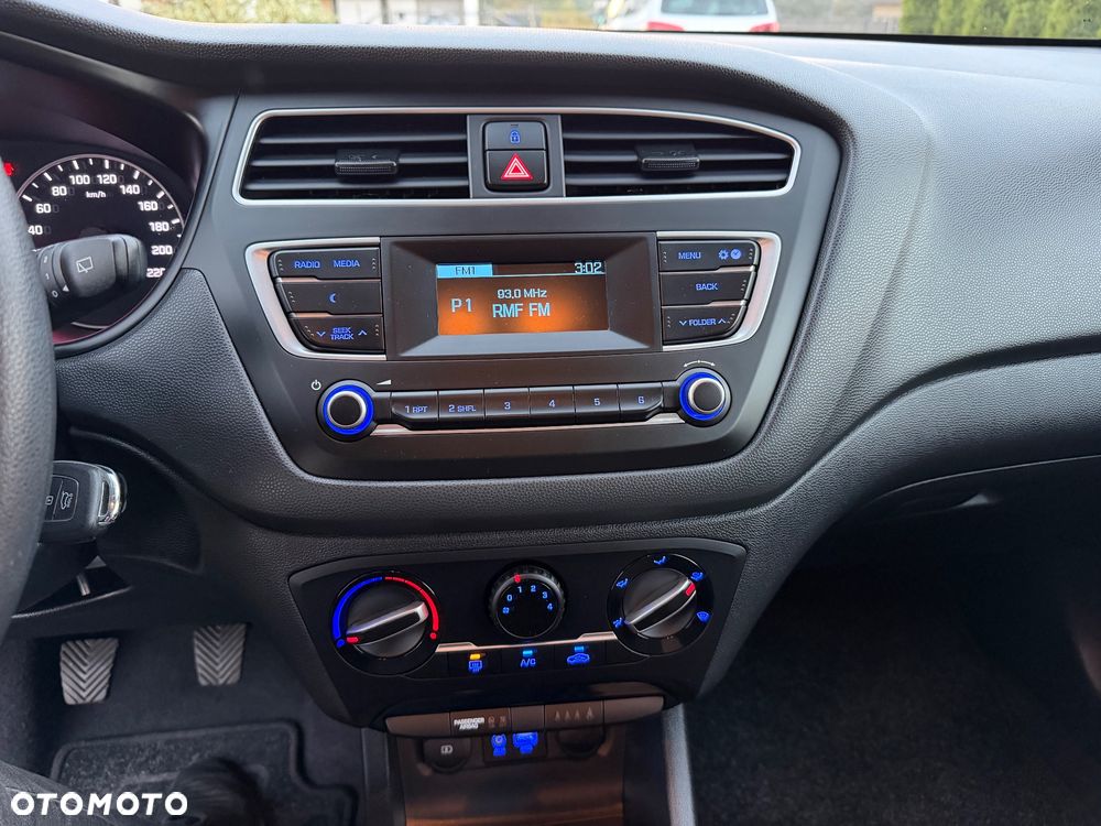 Hyundai i20 - 18