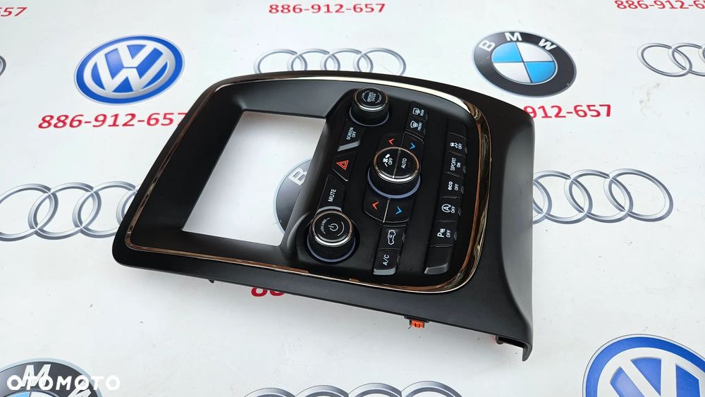 Dodge Durango 2017-2020  Panel klimatyzacji AC Panel sterowania nawiewem P68333643AA Ramka wyświetlacza radia  MAŁY WYŚWIETLACZ - 1