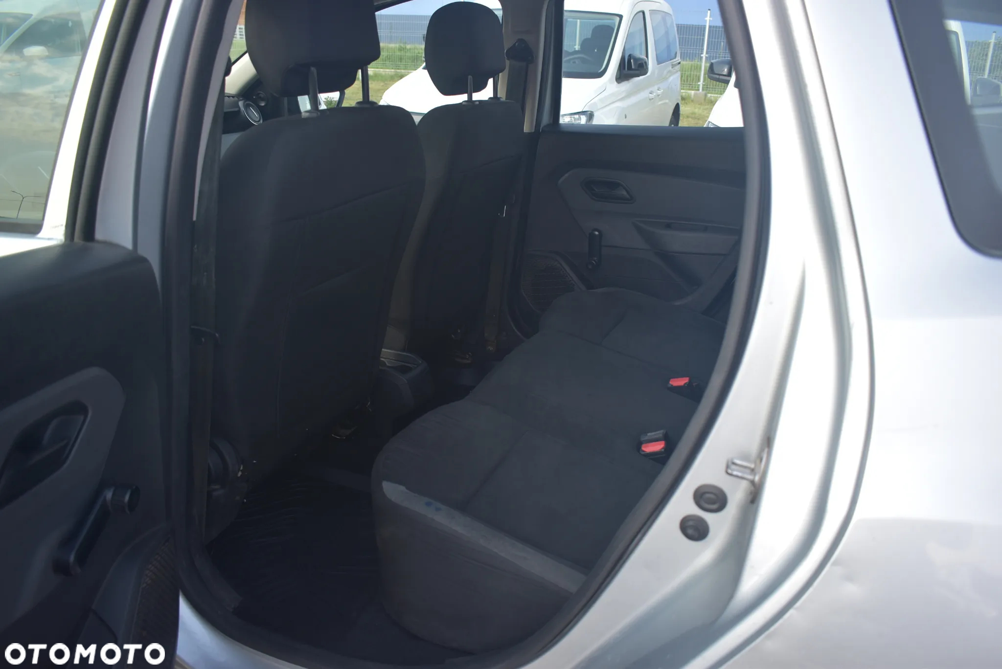 Dacia Duster 1.5 Blue dCi Essential 4WD - 12