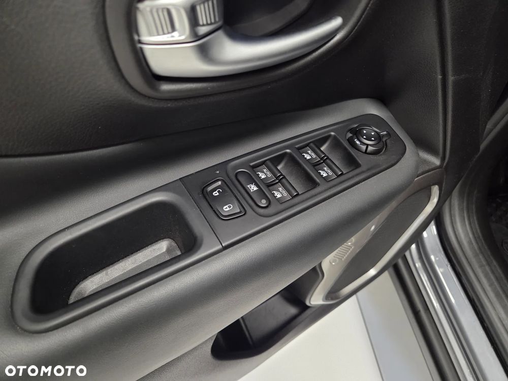 Jeep Renegade - 15