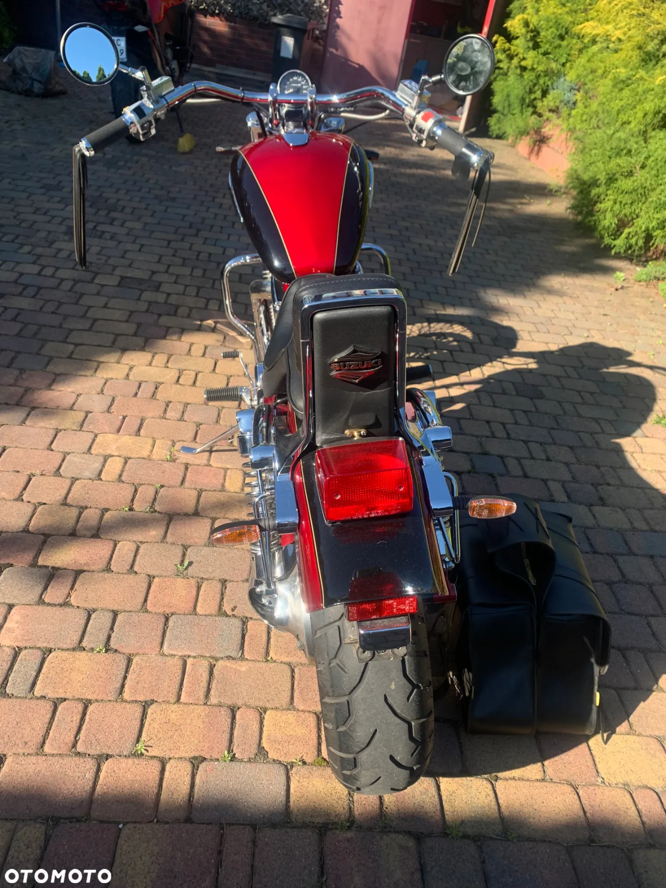 Suzuki Intruder - 13