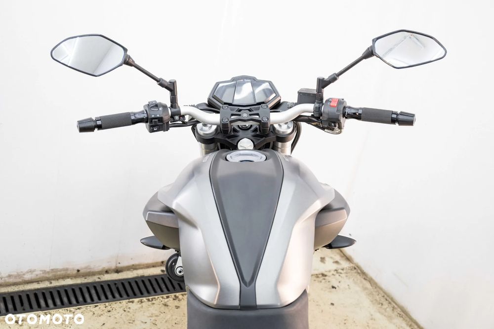 Yamaha MT - 22