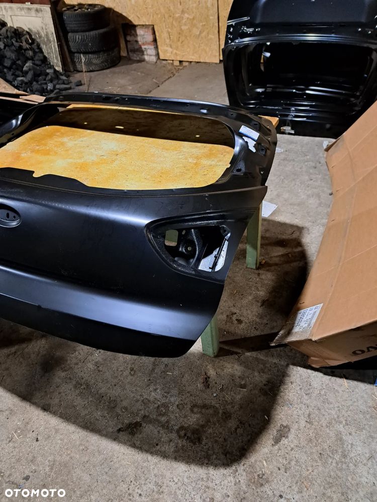 Klapa tylna tył Ford Puma II MK-2 2405726 PL1TB-S40400-AA Klapa pokrywa bagażnika Ford Puma L1TB-S40404-AC 2019 2020 2021 2022 2023 - 2