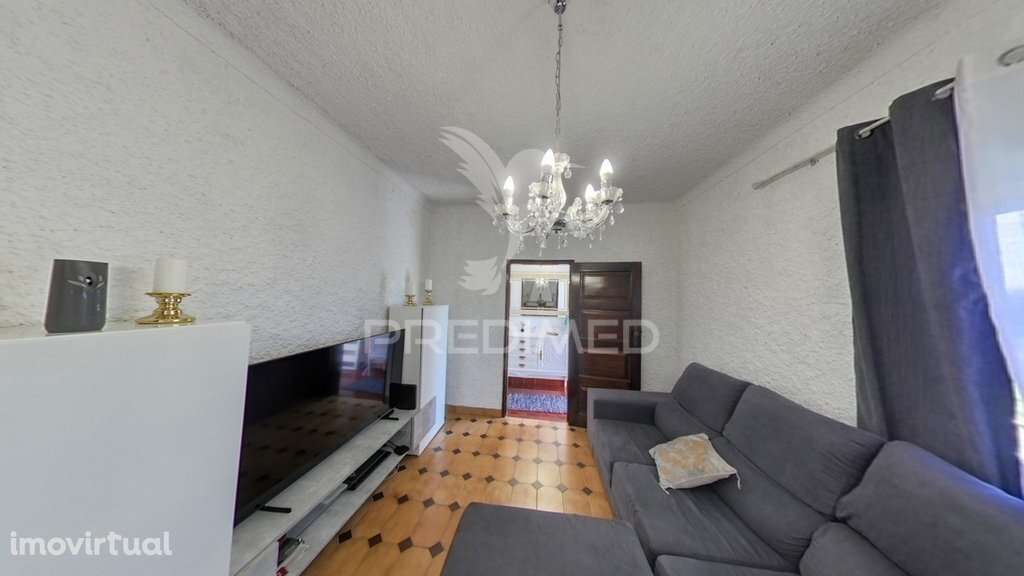 Moradia bi-familiar com enorme potencial - Grande imagem: 3/39