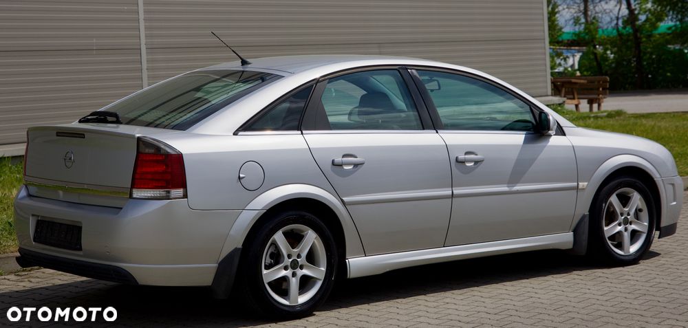 Opel Vectra 2.2 CDX - 14
