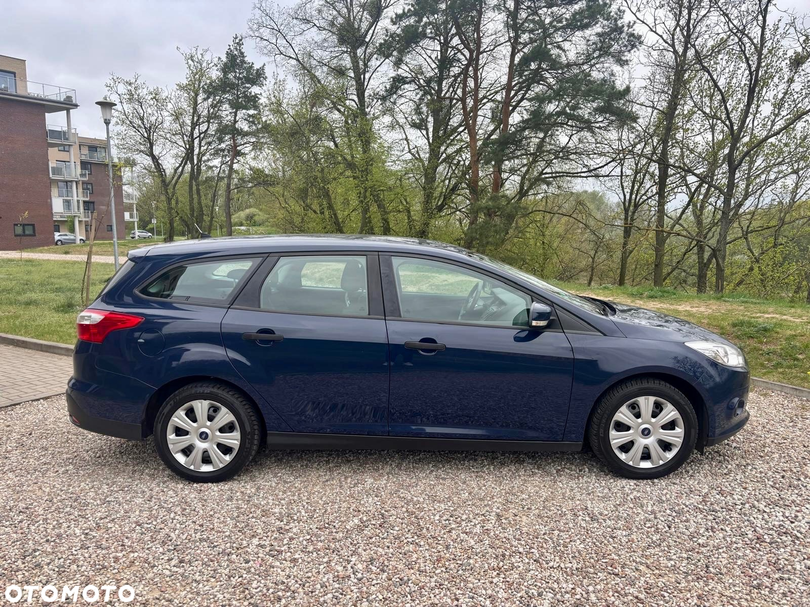 Ford Focus Turnier 1.0 EcoBoost Start-Stopp-System TREND - 4