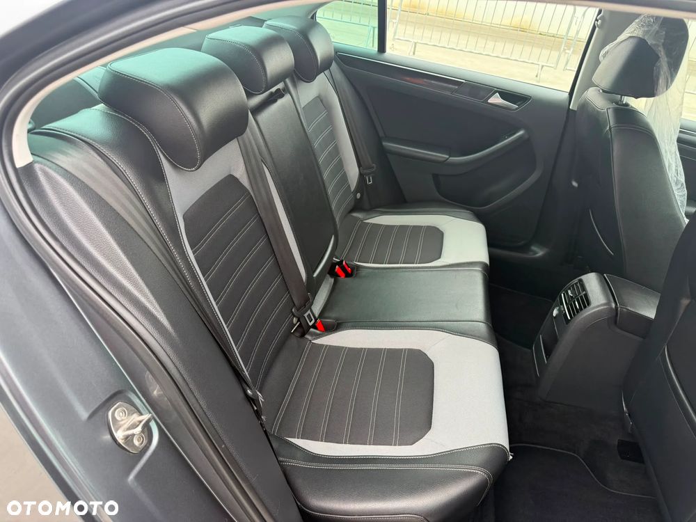 Volkswagen Jetta 1.4 TSI BMT Highline - 19