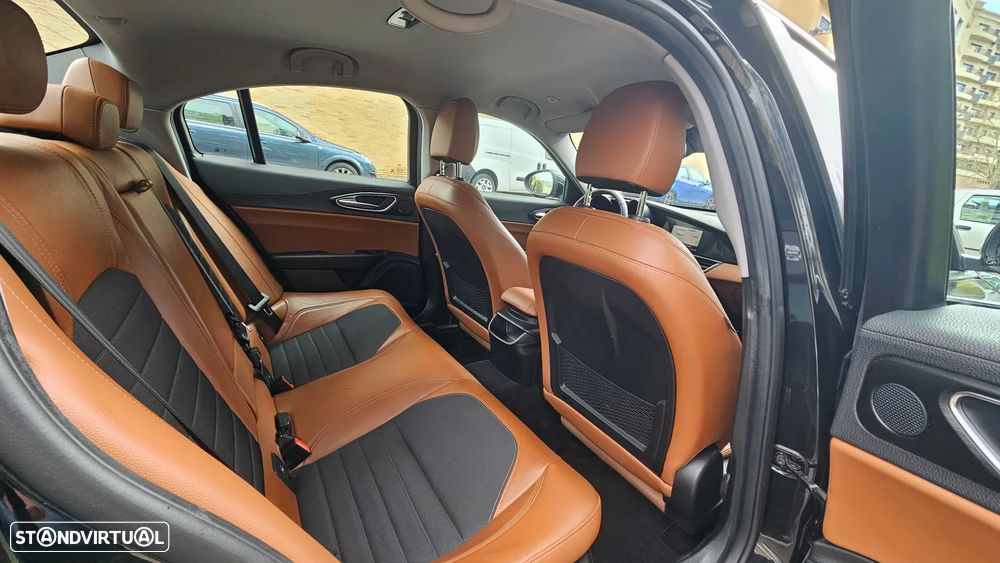 Alfa Romeo Giulia 2.2 D Super - 28