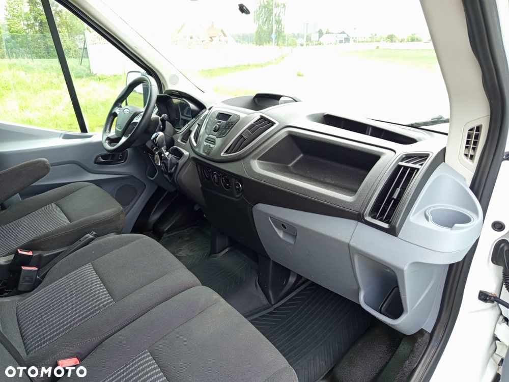 Ford TRANZIT - 17