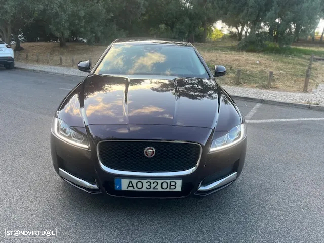 Jaguar XF 2.0 D Prestige - 2