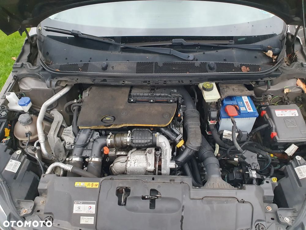 Peugeot 308 1.6 BlueHDi Allure S&S - 13