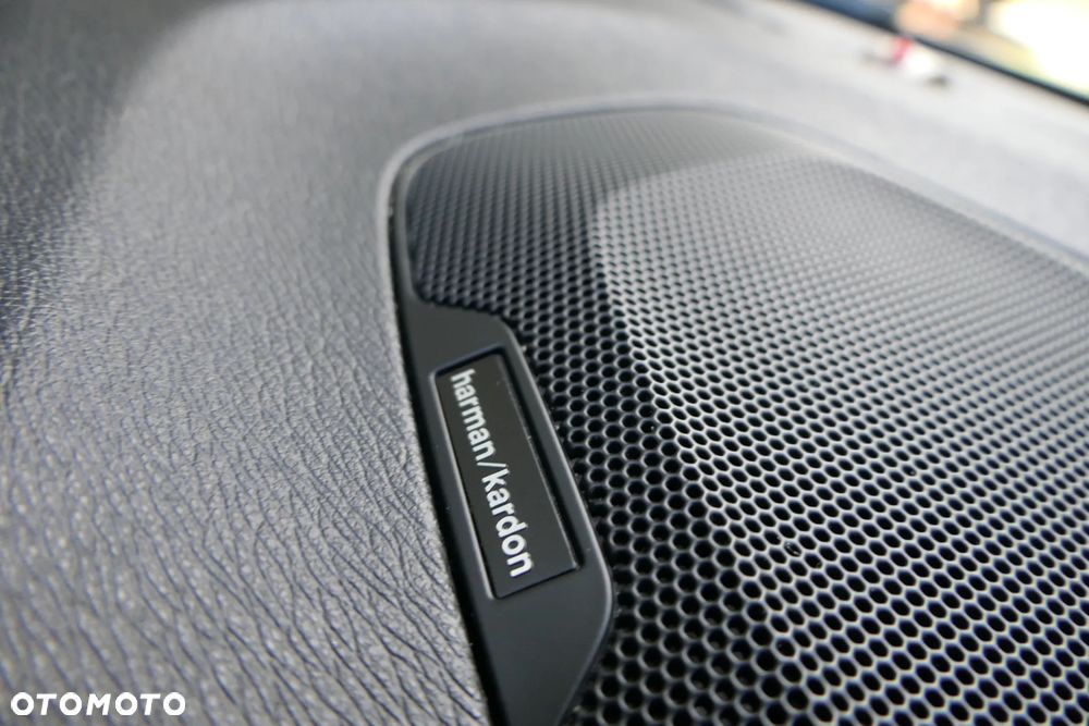 Volvo V40 D3 Geartronic RDesign - 33
