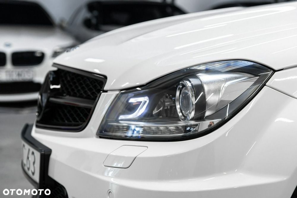 Mercedes-Benz Klasa C 63 AMG 7G-TRONIC Performance Plus SPORT EDITION - 14