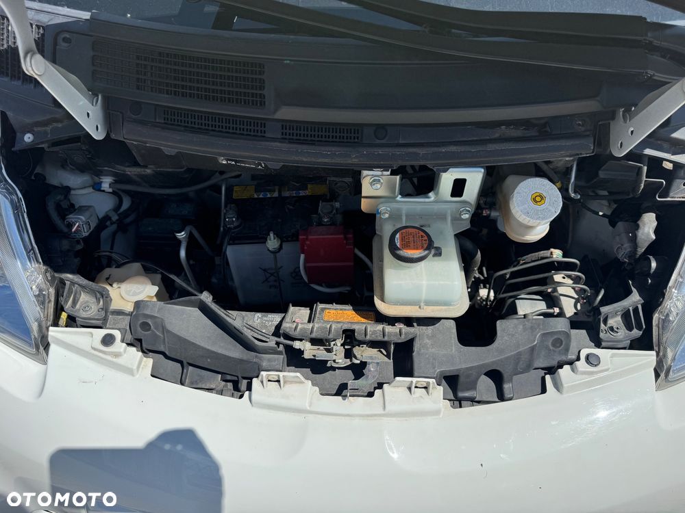 Peugeot iOn Active - 12