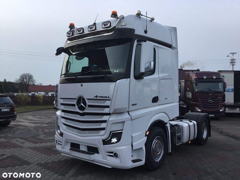Mercedes-Benz ACTROS - 2